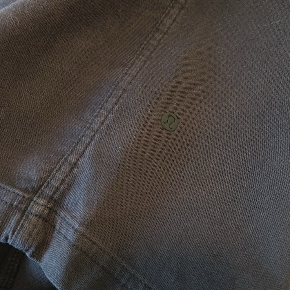 Classic Shorts - Picture 3 of 5